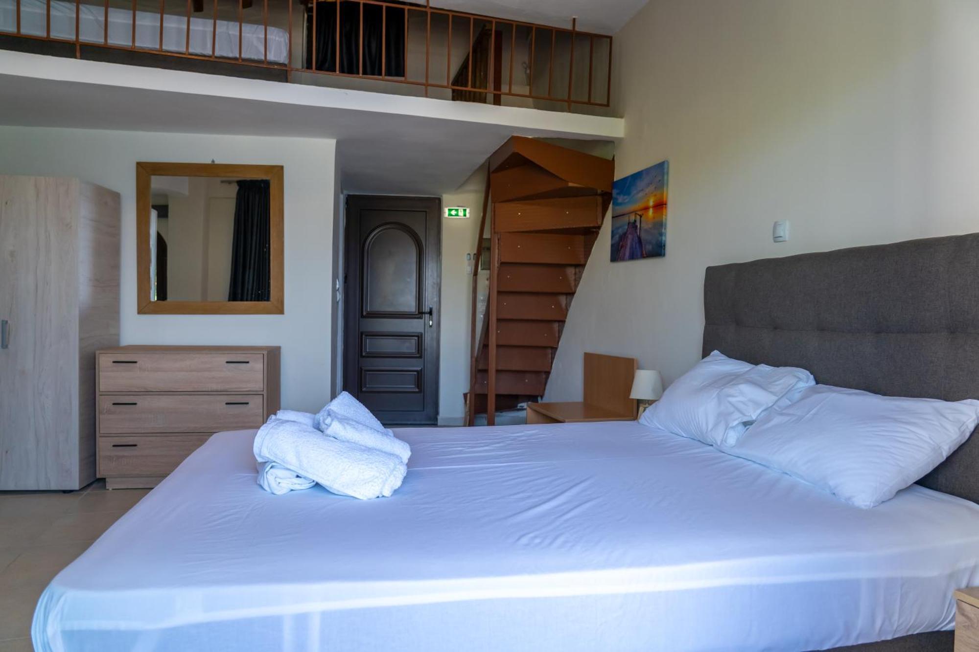 Prego Living Apartments Vathi  Экстерьер фото