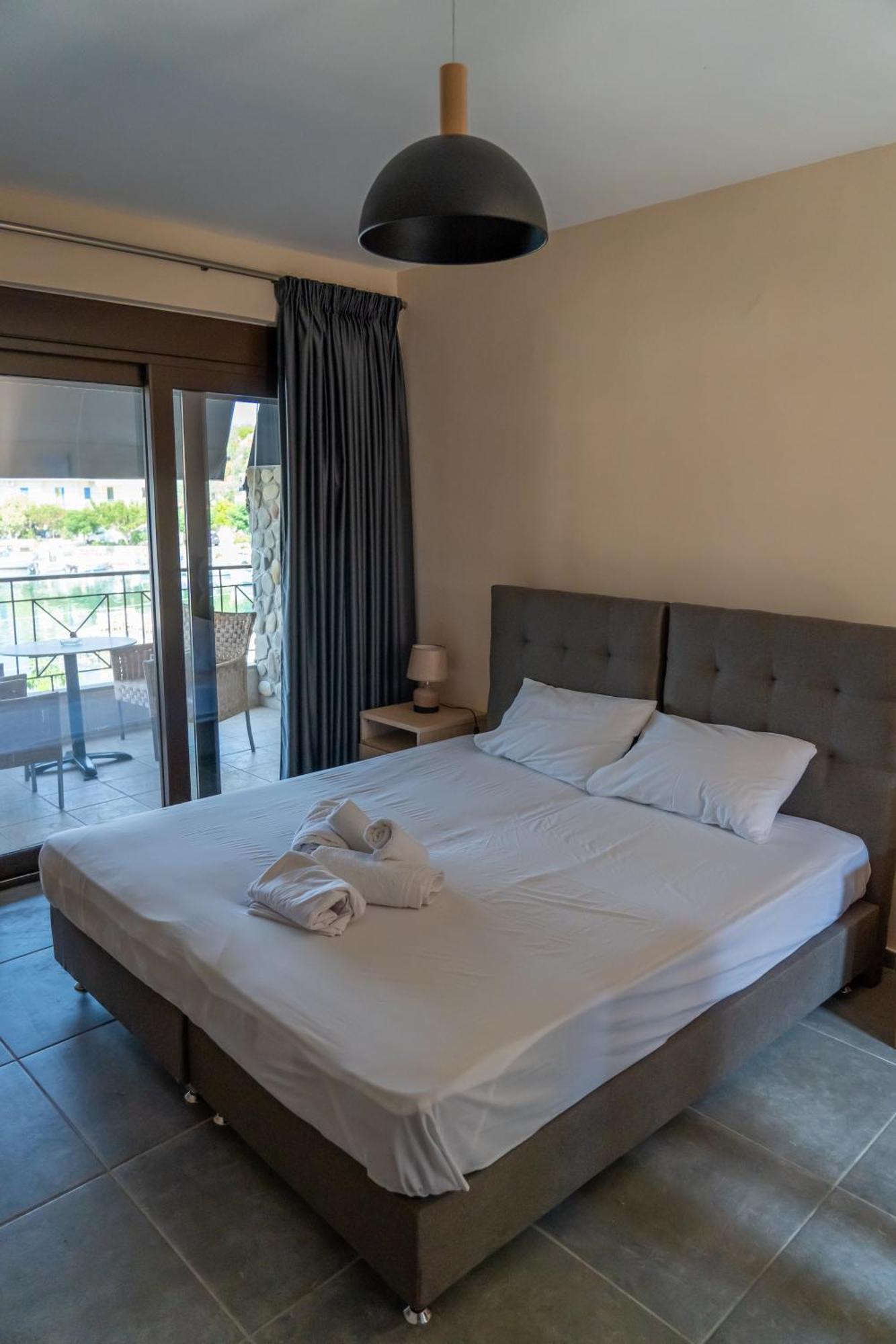 Prego Living Apartments Vathi  Экстерьер фото